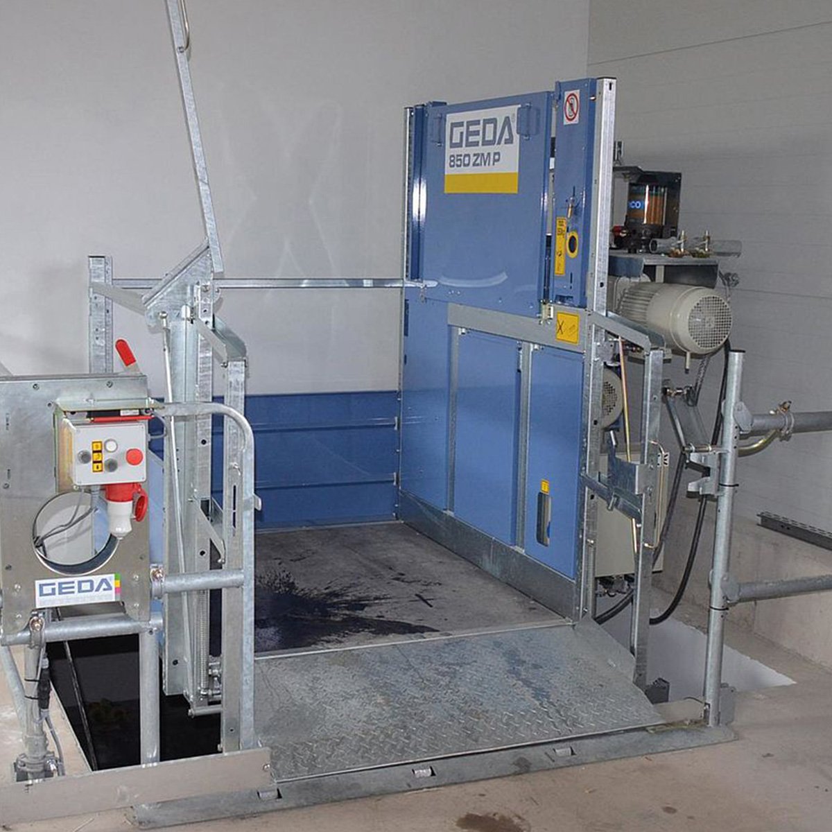Material Hoist